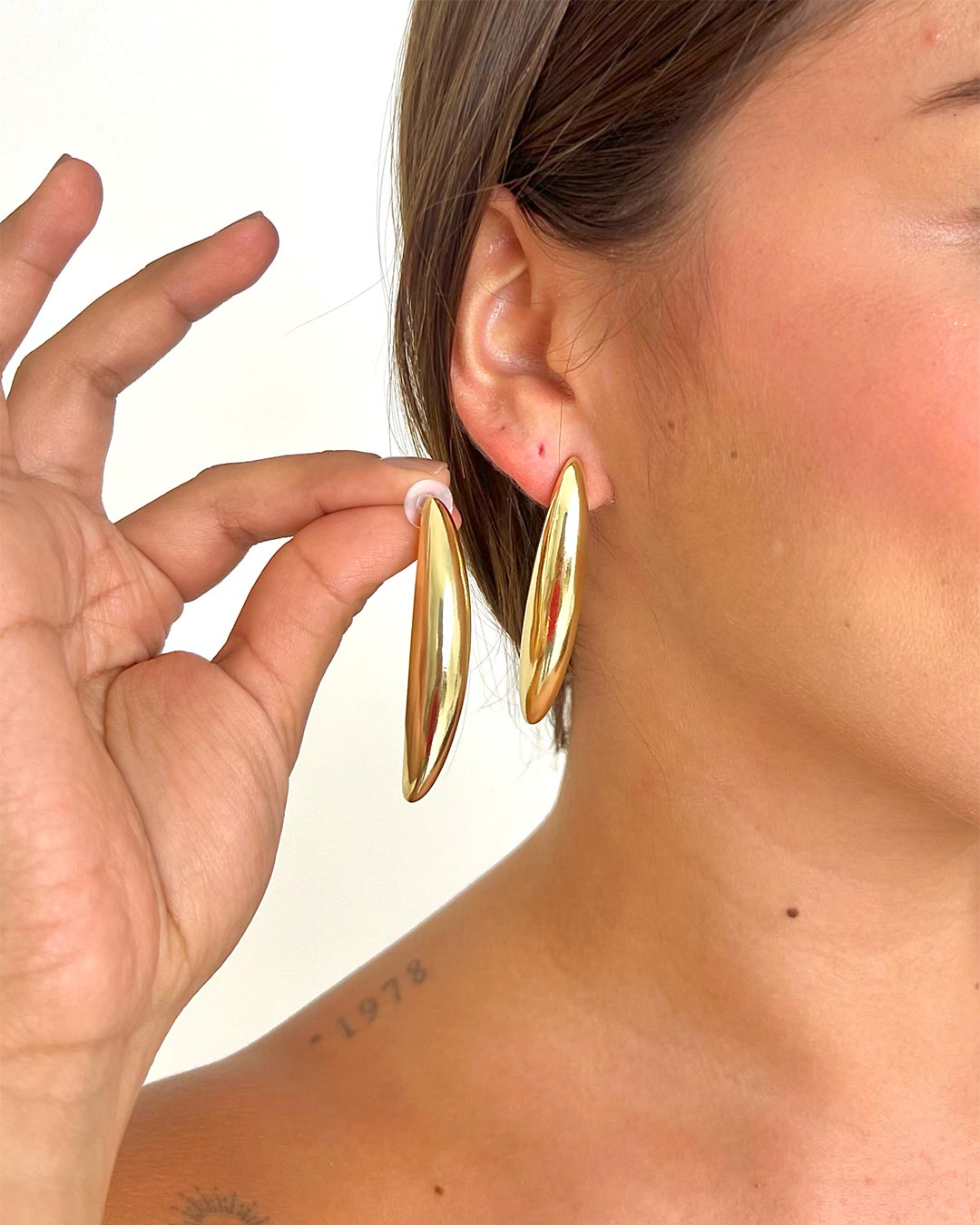 Pack #8 | Anillo + Set de aretes + Set cadena y aretes + Choker + Pulsera + 2 Pares de artes